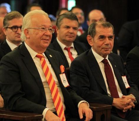 Dursun Özbek ve Eşref Hamamcıoğlu oylarını kullandılar