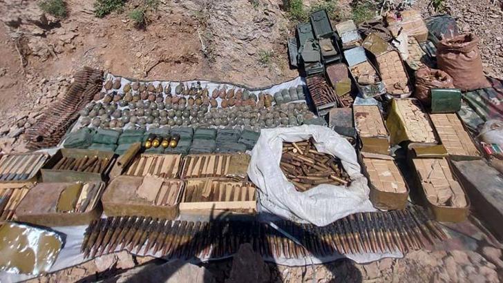 MSB: Pençe-Kilit bölgesinde mağarada çok sayıda silah ve mühimmat ele geçirildi