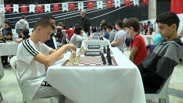 Türkiye satranç turnuvası Tuzla’da başladı