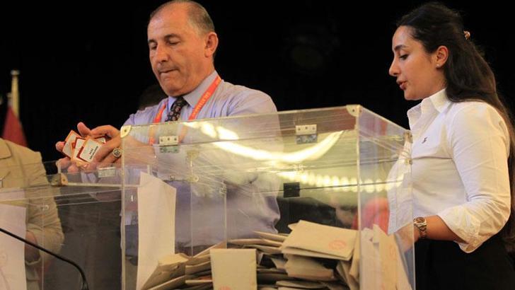 Galatasaray kongresinde sandıkların yarısı açıldı, Hamamcıoğlu 1141-991 önde