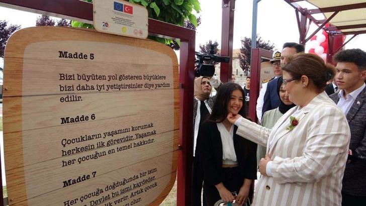 Bakan Yanık, Hamidiye Tabyaları'da oluşturulan ‘Çocuk Hakları Sokağı’nı açtı