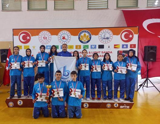 Bağcılar Belediyesi Wushu Kung Fu takımı sporcuları 13 madalya kazandı