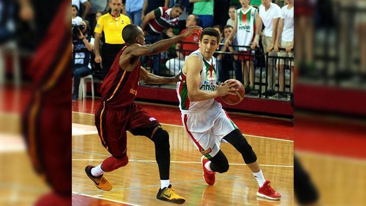 Pınar Karşıyaka'da ilk transfer Kenan Sipahi