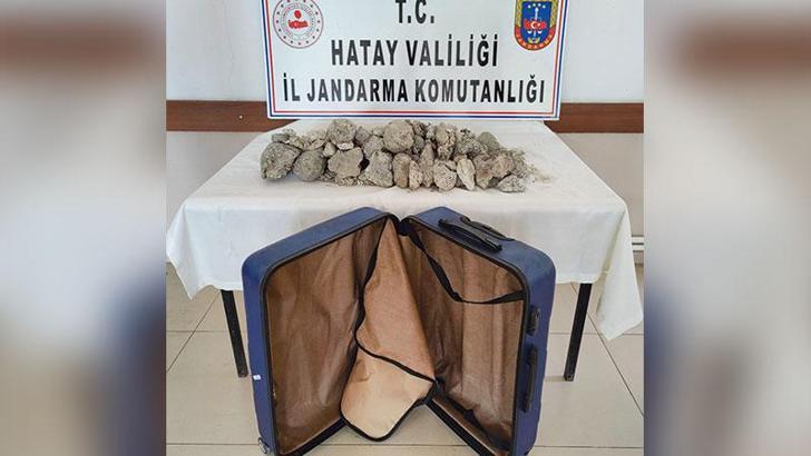 Hatay'da 4 milyon TL değerinde 16 kilogram 'balina kusmuğu' ele geçirildi