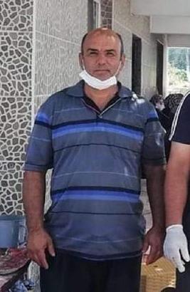 Odun kesen işçinin kalp krizi geçirdiği anlar kamerada