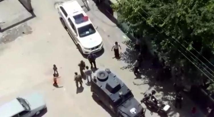 'Cono' aşiretinin yaşadığı mahallede dronlu uygulama