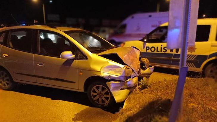 Bartın'da ekip otosuna çarpan alkollü sürücü ile 1 polis yaralandı