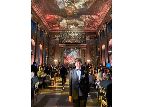 Londra’daki ‘Yüzyılın Kutlaması’ etkinliğinde Türkiye’yi lise öğrencisi Bora Tezkan temsil etti