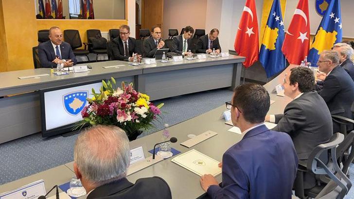Çavuşoğlu, Kosova Başbakanı Kurti ile görüştü