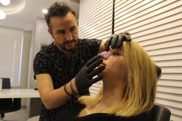 Doçent Dr. Hüseyin Balıkçı: Yaz aylarında da burun estetiği ameliyatı olunabilir