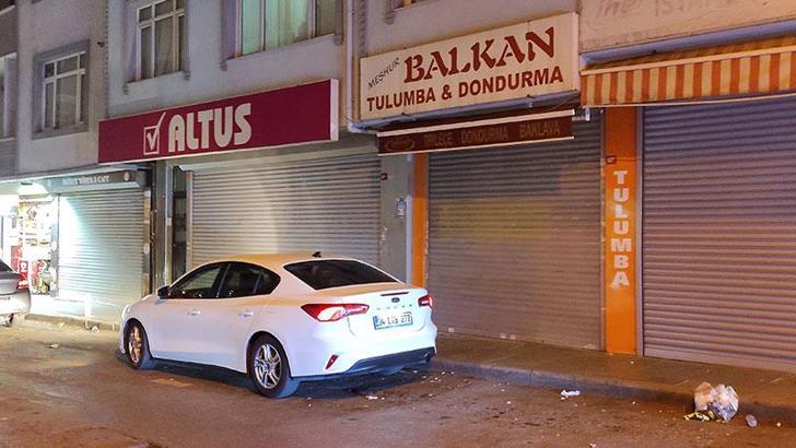 Kağıthane'de dondurmacıda silahlı saldırı: 2 yaralı
