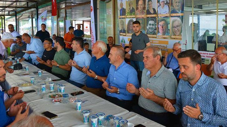 AK Parti'li Turan, Geleneksel Lapseki Hayırı'na katıldı