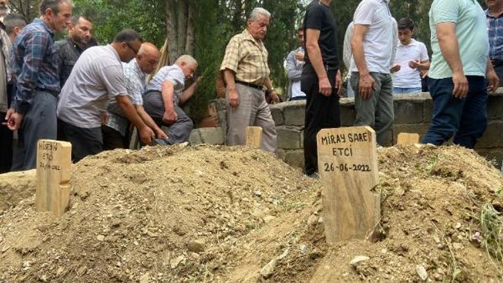 Balayı dönüşü kazada ölen çift, yan yana toprağa verildi / Ek fotoğraflar