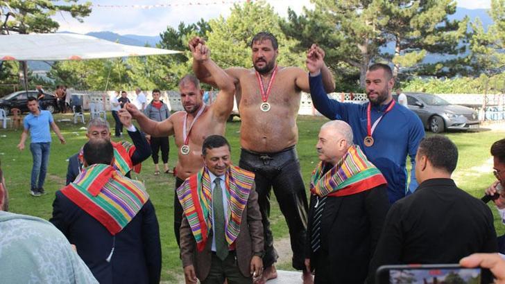 661'inci Domaniç Yağlı Pehlivan Güreşleri’nin başpehlivanı Recep Kara oldu