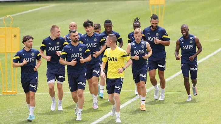 Fenerbahçe, milli takımdan dönen oyuncularla çalıştı