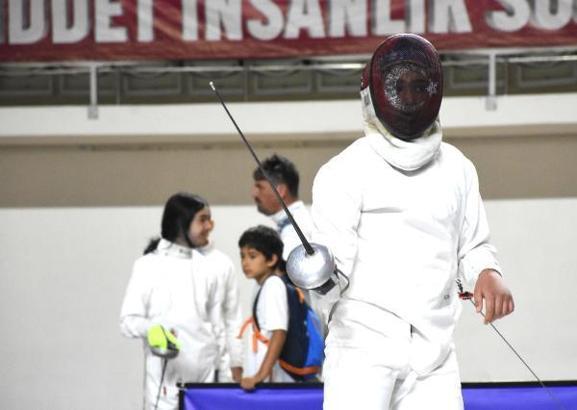 10-14 yaş Eskrim Türkiye Şampiyonası Sivas'ta başladı