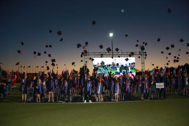 TED Üniversitesi’nde mezuniyet töreni