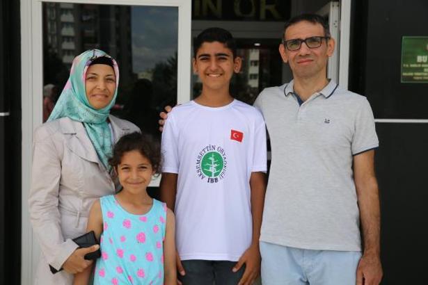 Başakşehir Akşemsettin Ortaokulu dört yıldır LGS birincisi çıkarıyor