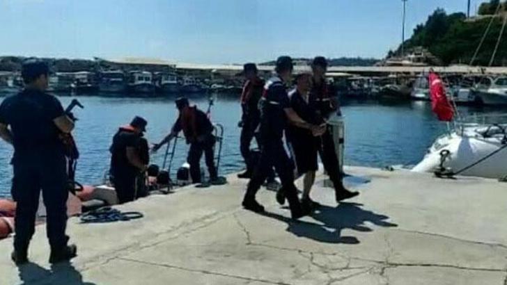 Tekneyle Yunan adasına kaçmaya çalışırken yakalandılar