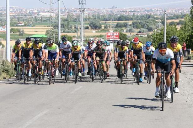 Bisikletçiler, Hasan Dağ’ı yol tırmanış yarışmasında pedal çevirdi