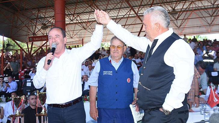 Kırkpınar'da, ihalede 4 milyon 22 bin lira veren Selim 14'üncü kez ağa oldu