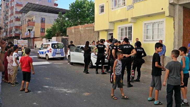 Amca çocukları arasında taşlı ve sopalı kavga: 3 yaralı