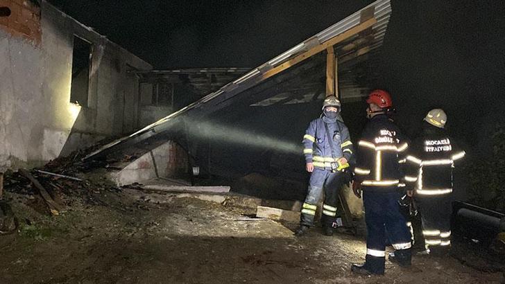 Kurbanlık hayvanların bulunduğu ahırda çıkan yangında 7 büyükbaş öldü