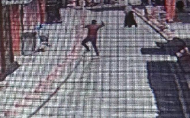 Bıçakçıların kavgası kamerada