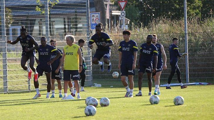 Fenerbahçe-Mol Fehervar maçı yarına alındı