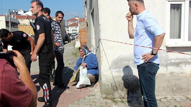 Mutfaktaki yangında kıyafetleri tutuşunca canından oldu