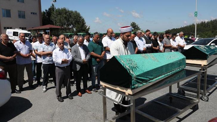 Esenyurt'taki katliam, aynı aileden 4 kişi toprağa verildi