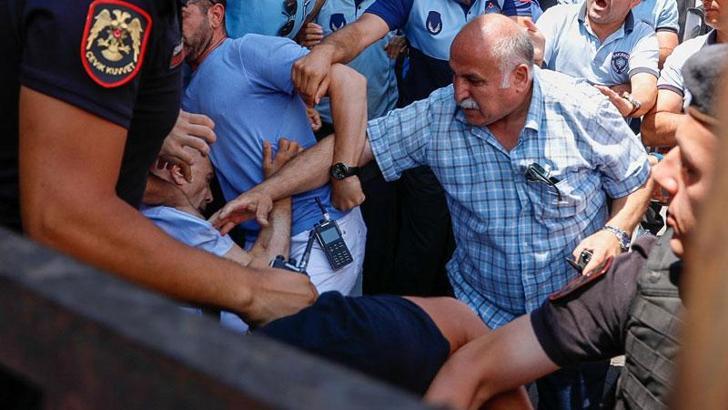 Bakırköy Zeytinlik Halk Pazarında yıkım gerginliği