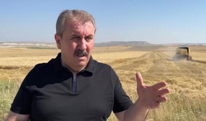 Destici, Eskişehir’de arpa hasadına katıldı