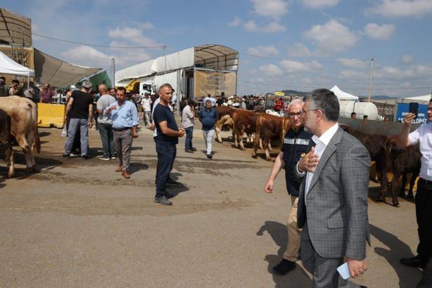Başkan Keskin, Sultanbeyli'de kurban kesim alanını ziyaret etti