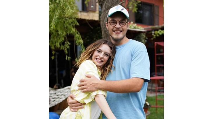 Melis Sezen, kardeşi Polat Sezen ile kamera karşısına geçti