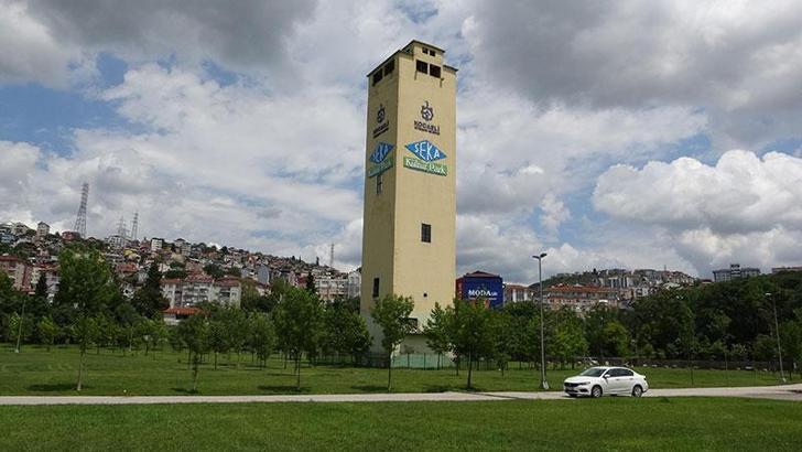 Müzeye çevrilen fabrika kulesine elektrik çekip, demirlerini çalmaya kalkıştılar