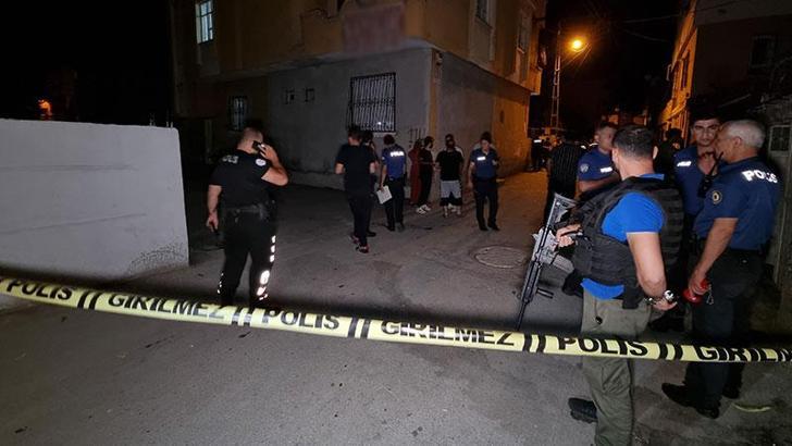 6 kişinin yaralandığı silahlı kavga, çocukların topunun otomobile çarpmasından çıkmış