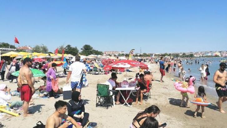 Silivri plajları tatilin son gününde doldu taştı
