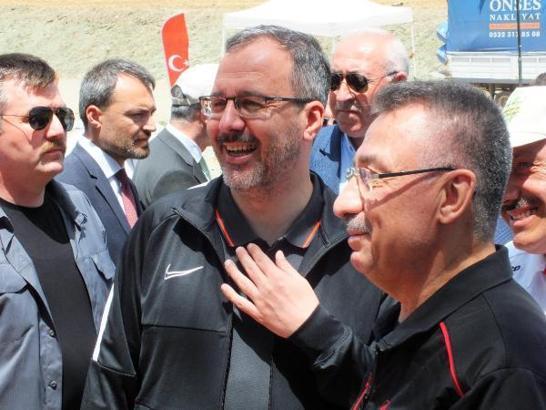 Cumhurbaşkanı Yardımcısı Oktay ve Bakan Kasapoğlu, Yozgat'ta rafting yaptı