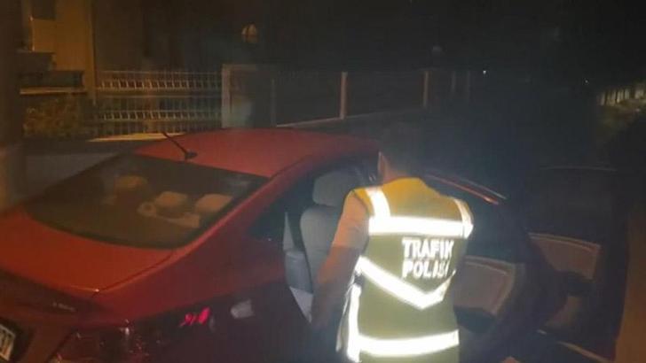 Çalıntı otomobildeki 2 şüpheli, 30 kilometrelik takiple yakalandı