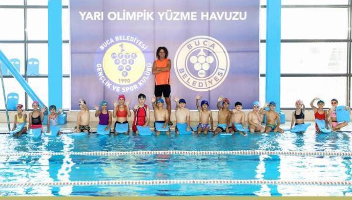 Buca'da yüzme kurslarına yoğun ilgi