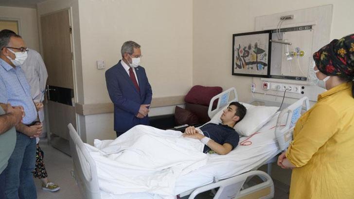 Rektör Ünüvar'dan içme suyundan etkilenen çocuklara ziyaret