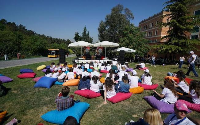 Türkiye’de başlayıp ABD veya Kanada’da üniversite okuma olanağı