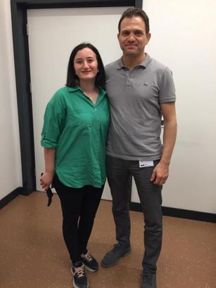 Skolyoz hastası genç kız, 23 sene sonra dik durabilmenin sevincini yaşadı