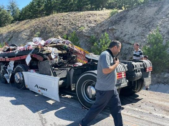 Afyonkarahisar'da iki TIR çarpıştı: 7 yaralı