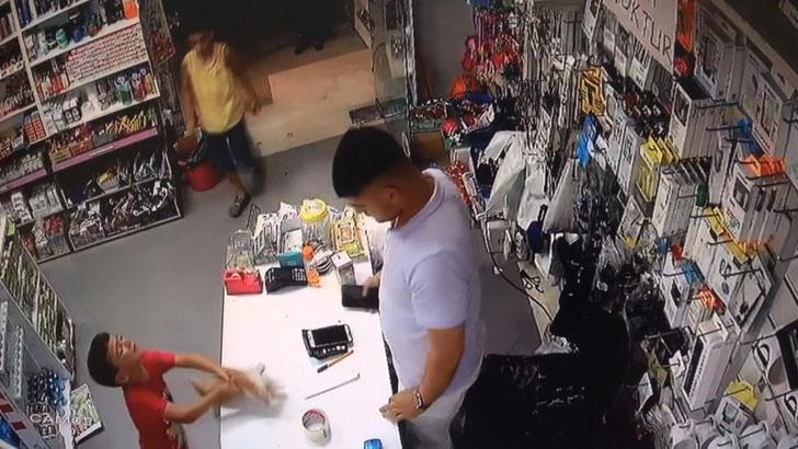 Kalp masajıyla hayata döndürülen yavru kedi öldü