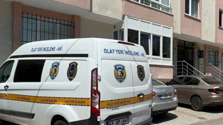 Pompalı tüfekle oynarken arkadaşını vurdu