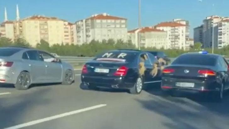 Düğün konvoyuna 'çakarlı' otomobille katılan 8 şoföre para cezası uygulandı