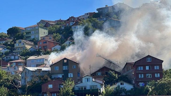 Beykoz'da korkutan çatı yangını