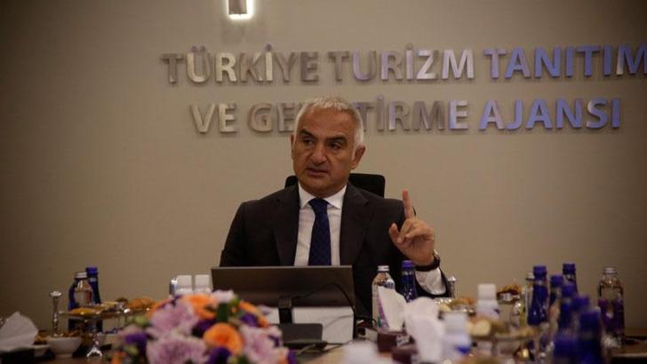 Bakan Ersoy: Bu sene turizm gelirinde Türkiye rekoru kırılacak